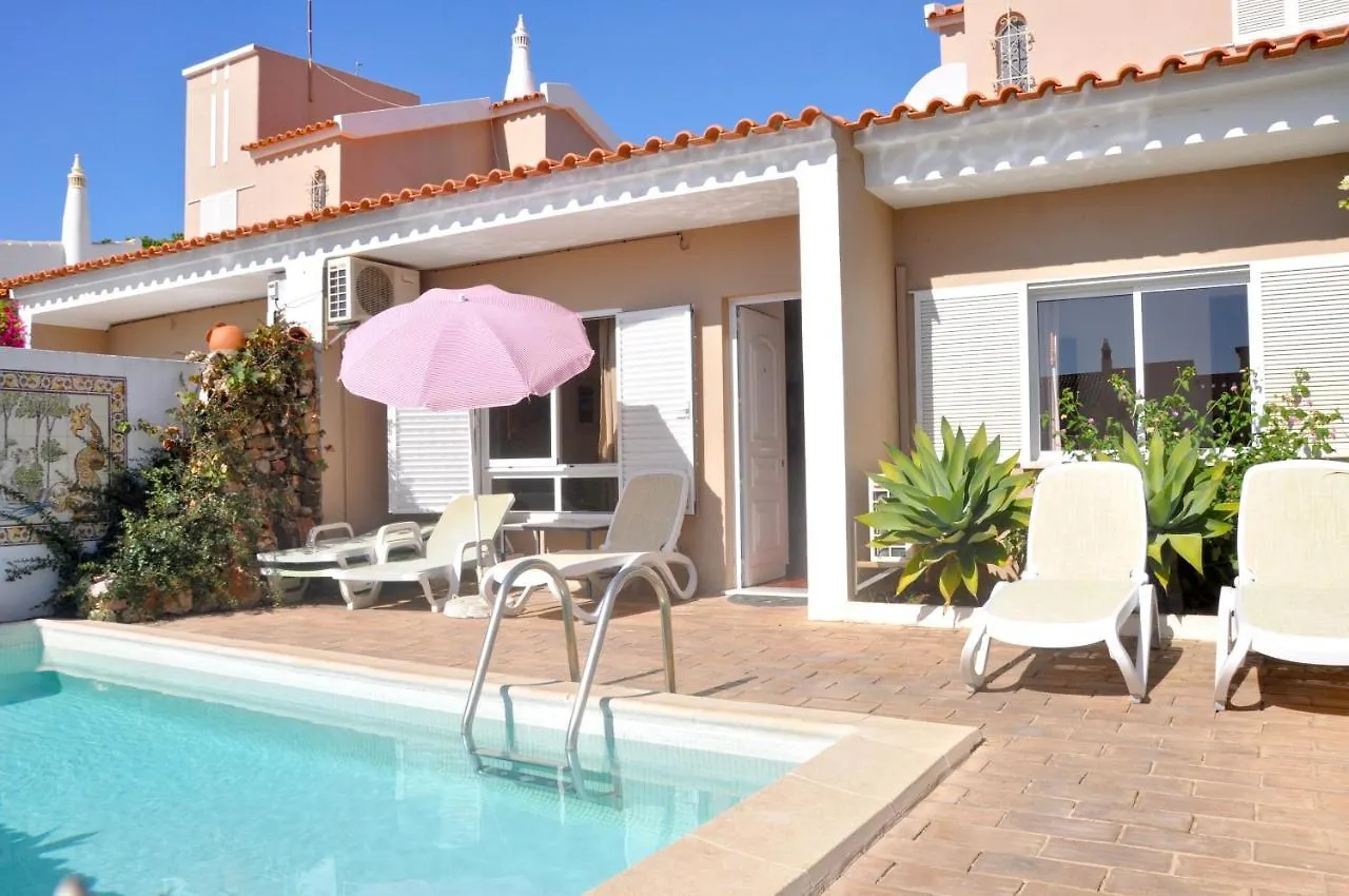 Comfortable And Well Equipped Terrace Villa With Private Pool And Air Conditioni Quarteira