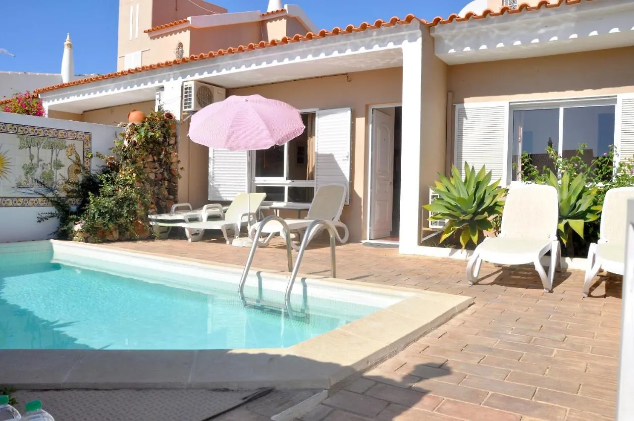 Comfortable And Well Equipped Terrace Villa With Private Pool And Air Conditioni Quarteira